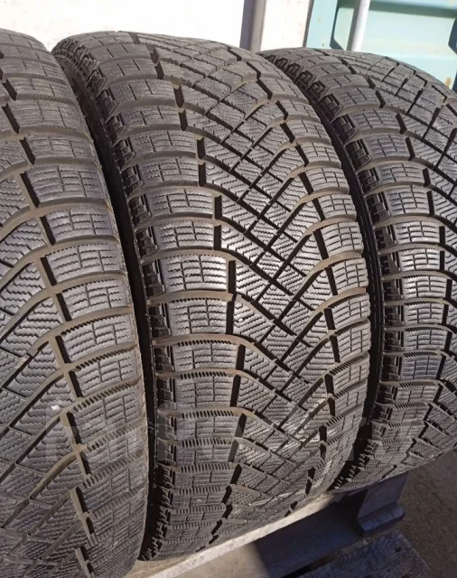 Pirelli Ice Zero FR