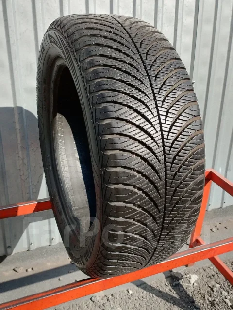 Goodyear Vector 4Seasons Gen-2