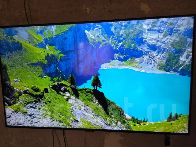 Samsung UE43CU7100. LED ����