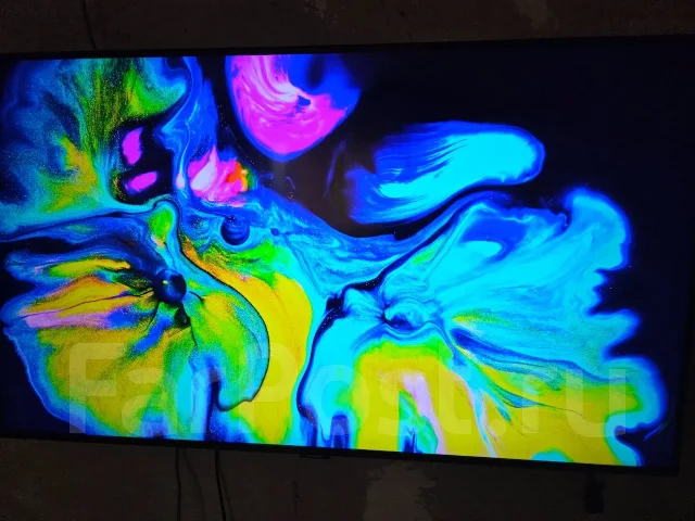Samsung UE43CU7100. LED ����