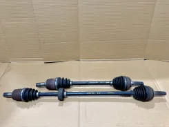 ������ Honda Fit GD1/GD3 Fit Aria GD6/GD8 �������� [2WD][�����������] 44306-SAA-000 ����