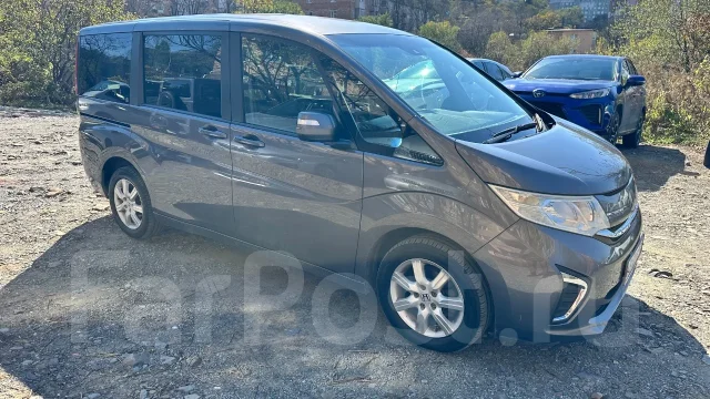 Honda Stepwgn. �������, 4wd, 1.5 (150��.�.), ������, 245 312����. �� ����