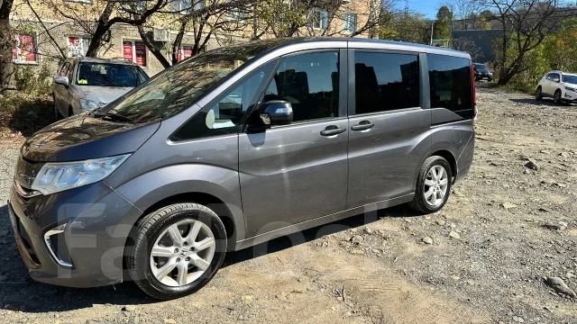 Honda Stepwgn. �������, 4wd, 1.5 (150��.�.), ������, 245 312����. �� ����