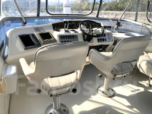 Searay. 1995 ���, ����� 11,28��., ��������� ������������, 600��.�., ������. ��� ����� �� ������������ ����