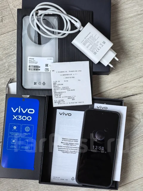 Vivo X300. �/�, 256 ��, ����� ����