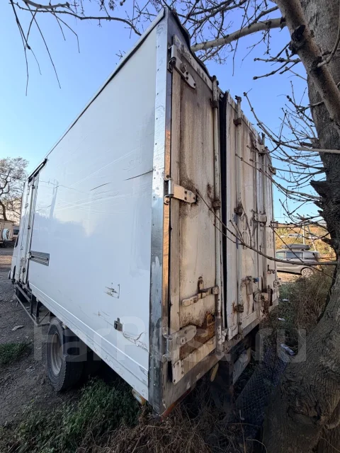Mitsubishi Fuso Canter ����