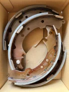 ���������� ������� Akebono Toyota RUSH J210 Ipsum SXM1# Nadia SXN1# NR1075 ����