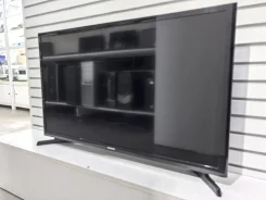 Samsung UE32J4000. LED ����