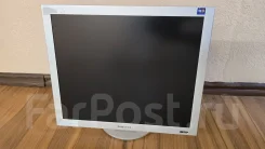 Samsung. 19", ���������� �� (LCD, LED, QLED) ����