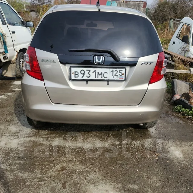 Honda Fit. �������, ��������, 1.3 (100��.�.), ������, 330 240����. �� ����