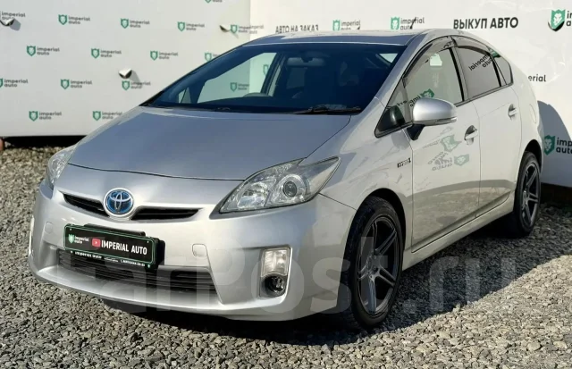 Toyota Prius. �������, ��������, 1.8 (99��.�.), ������, 215 000����. �� ����