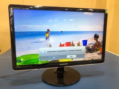 Samsung. 24", ���������� �� (LCD, LED, QLED) ����