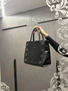 ����� ����