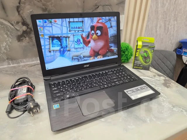 Acer. 15.6", 2,3����, ��� 8 ��, ���� 256���, WiFi: 1, Bluetooth: 1, ����������� �� 2��. ����