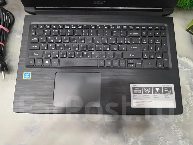 Acer. 15.6", 2,3����, ��� 8 ��, ���� 256���, WiFi: 1, Bluetooth: 1, ����������� �� 2��. ����