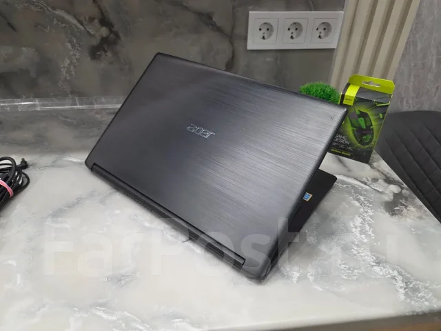 Acer. 15.6", 2,3����, ��� 8 ��, ���� 256���, WiFi: 1, Bluetooth: 1, ����������� �� 2��. ����
