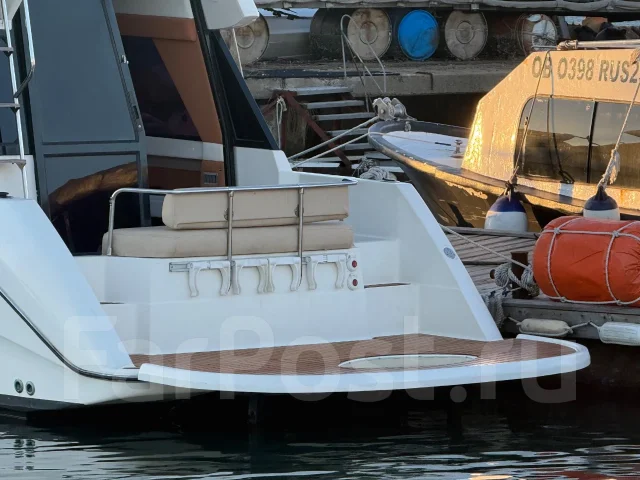 Bayliner. 1995 ���, ����� 11��., ��������� ������������, 530��.�., ������ ����