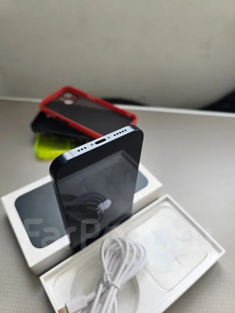 Apple iPhone 13. �/�, 128 ��, ������, 4G LTE ����