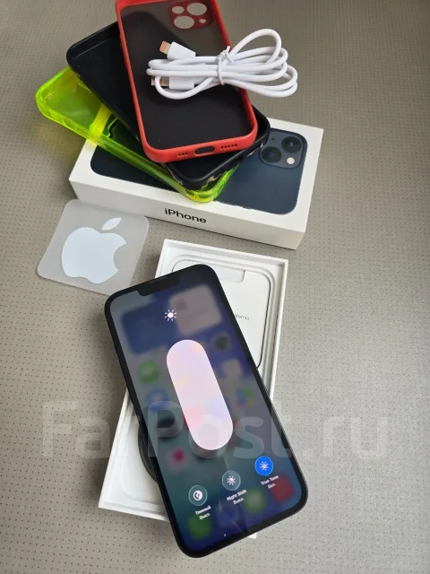 Apple iPhone 13. �/�, 128 ��, ������, 4G LTE ����