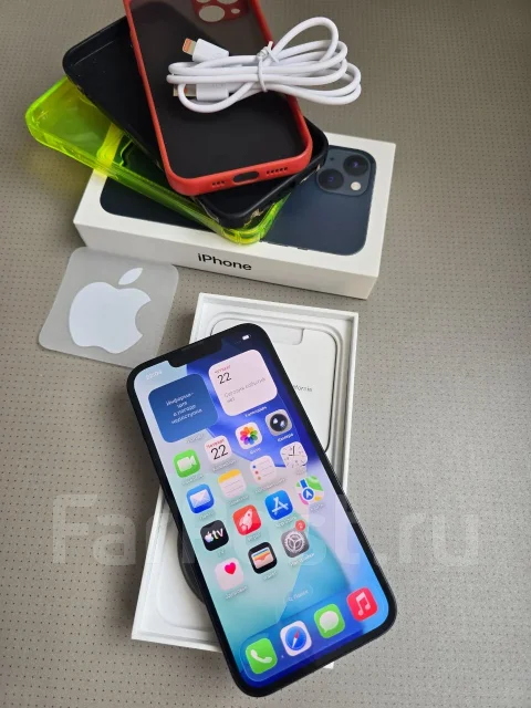 Apple iPhone 13. �/�, 128 ��, ������, 4G LTE ����