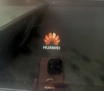 Huawei. 12.6 ������, ������ 128 �� ����