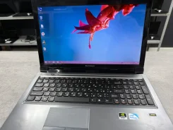 Lenovo. 15.6", 3����, ��� 4 ��, ���� 5 000���, WiFi: 1, Bluetooth: 1, ����������� �� 1��. ����