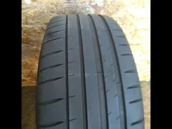 Michelin Pilot Sport 4
