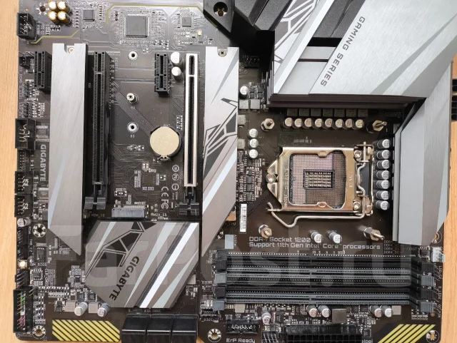 Продам материнскую плату Gigabyte Z590 Gaming X во Владивостоке, б/у, в ...