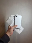 Apple iPhone 16e. �/�, 128 ��, ����� ����