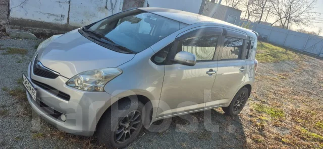 Toyota Ractis. �������, 4wd, 1.5, ������, 300 000����. �� ����