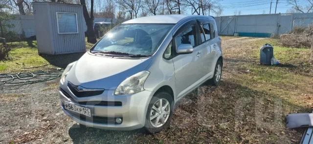 Toyota Ractis. �������, 4wd, 1.5, ������, 300 000����. �� ����