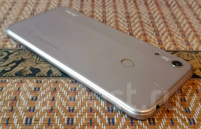 Honor 8A. �/�, 32 ��, �������, 3G, 4G LTE, Dual-SIM ����