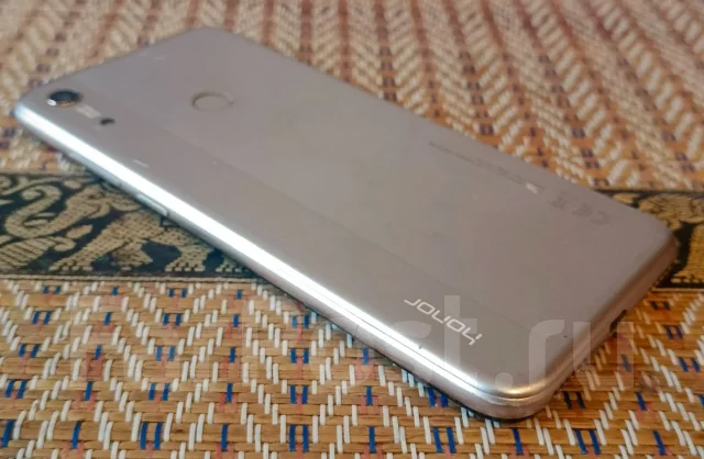 Honor 8A. �/�, 32 ��, �������, 3G, 4G LTE, Dual-SIM ����