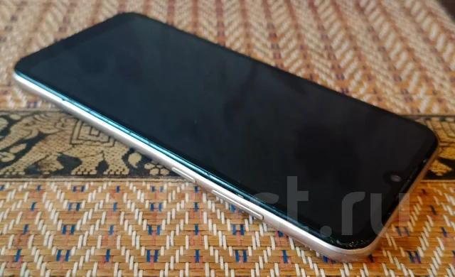 Honor 8A. �/�, 32 ��, �������, 3G, 4G LTE, Dual-SIM ����