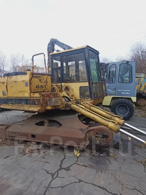 Caterpillar. E120B ����