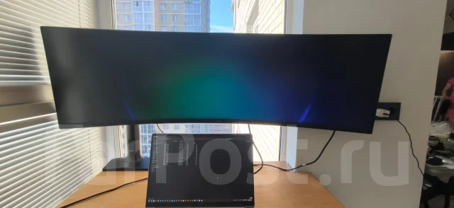 Samsung. 49", ���������� OLED ����