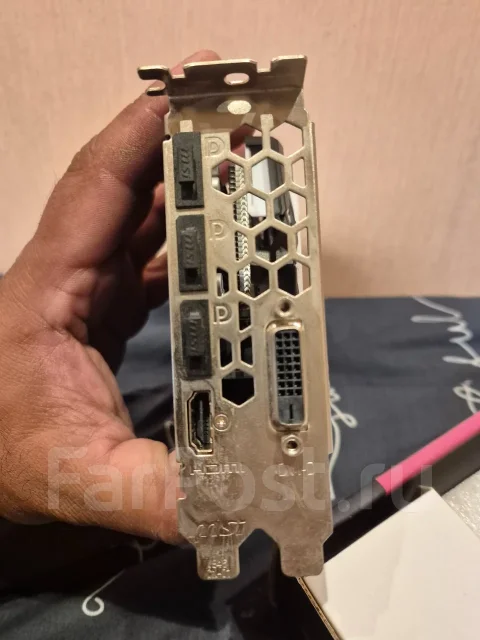 Radeon RX 570 ����