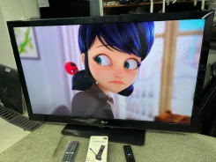 LG 42LV3700. LED ����