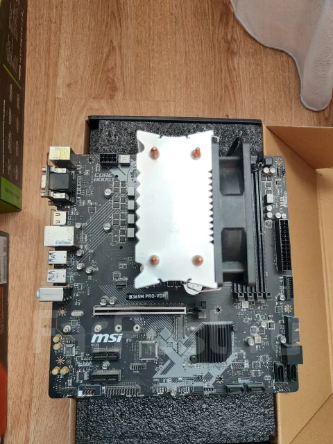 Intel Core i7-9700 ����