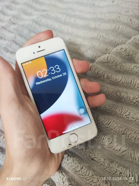 Apple iPhone SE. �/�, 32 ��, �����, 3G, 4G LTE ����