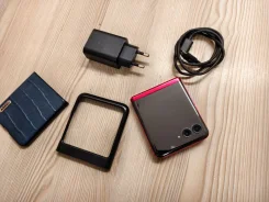 Motorola RAZR V40 Ultra. �/�, 256 ��, �������, 3G, 4G LTE, 5G, Dual-SIM, NFC, eSIM, ������� �������, ������������ ������� ����