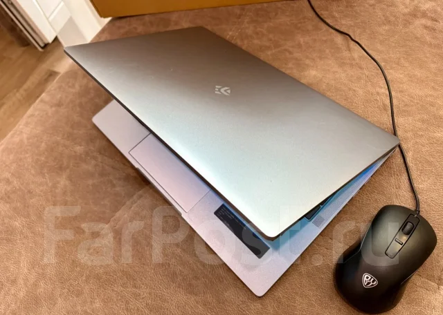 DEXP Aquilon C15. 15.6", 2����, ��� 8 ��, ���� 256���, WiFi: 1, Bluetooth: 1, ����������� �� 6��. ����